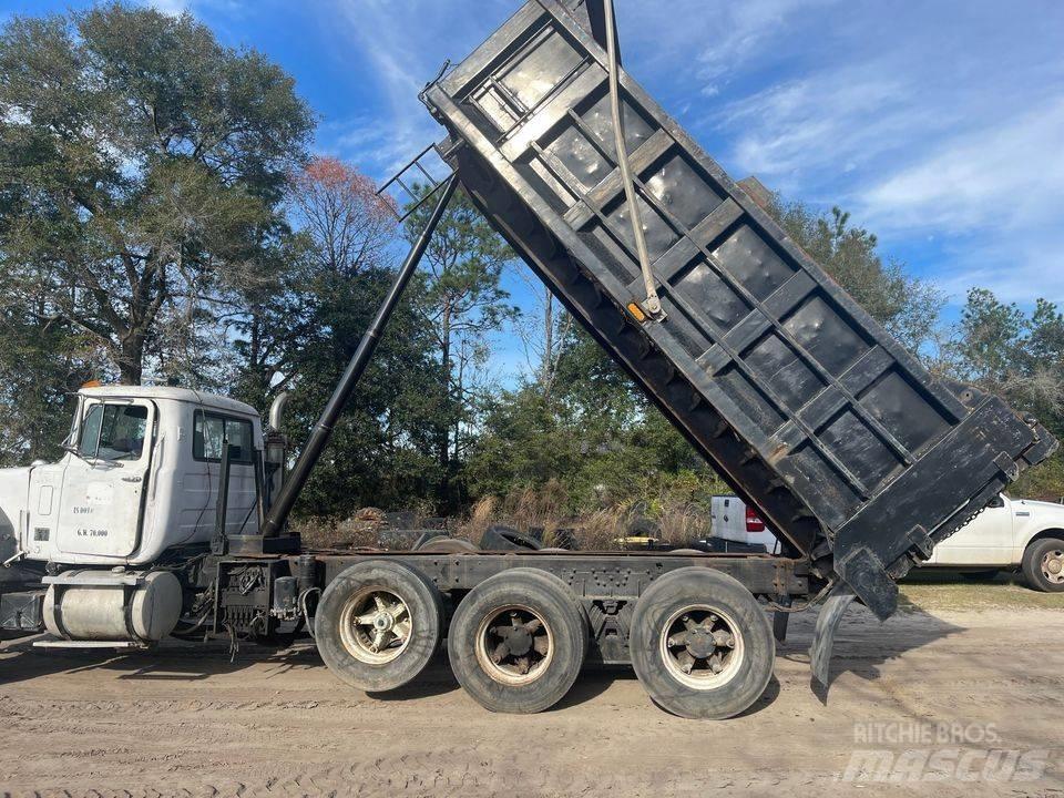 Mack dump Lastbiler med tip