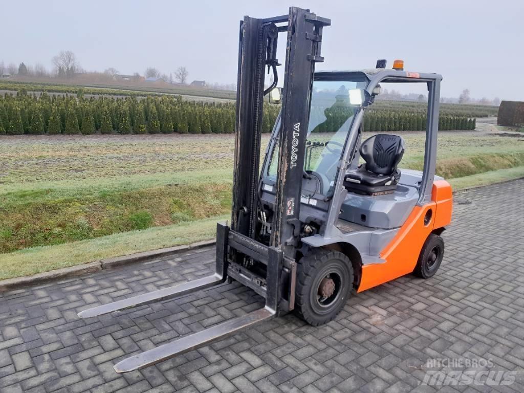 Toyota Tonero 25 Diesel gaffeltrucks