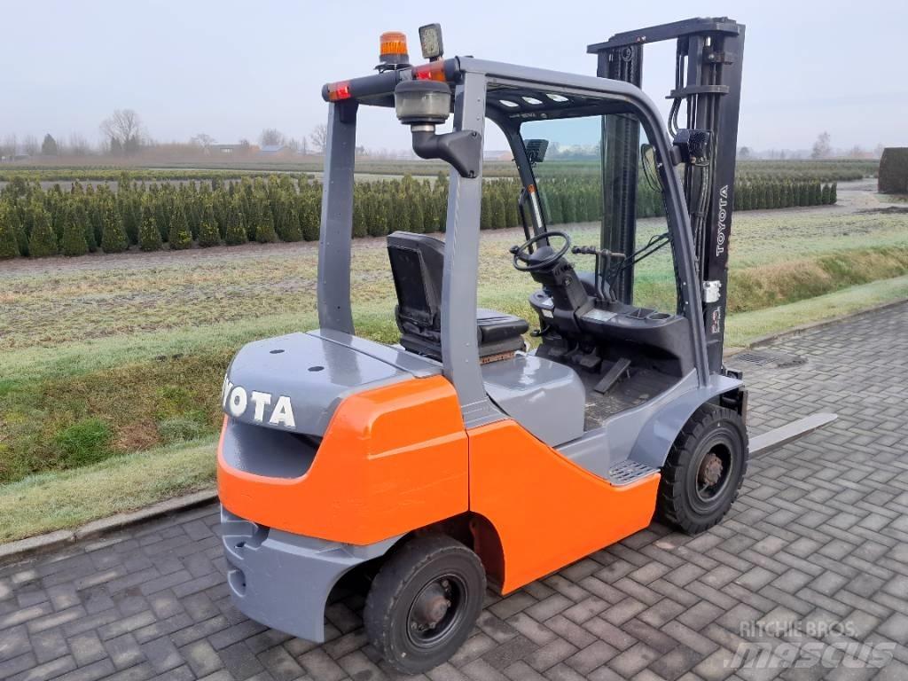 Toyota Tonero 25 Diesel gaffeltrucks