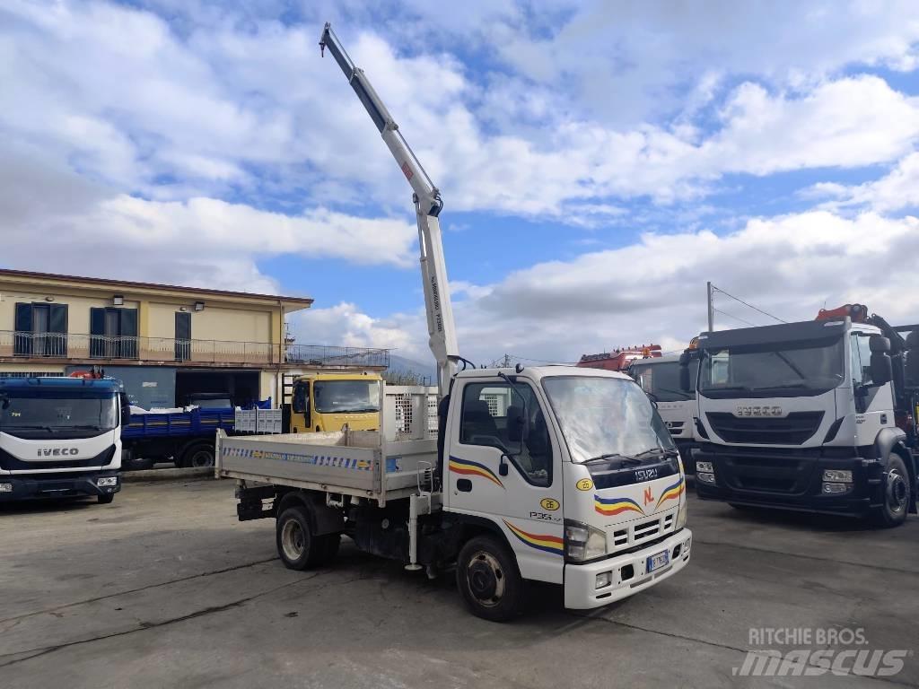 Isuzu NPR77G-5DX Lastbil med kran