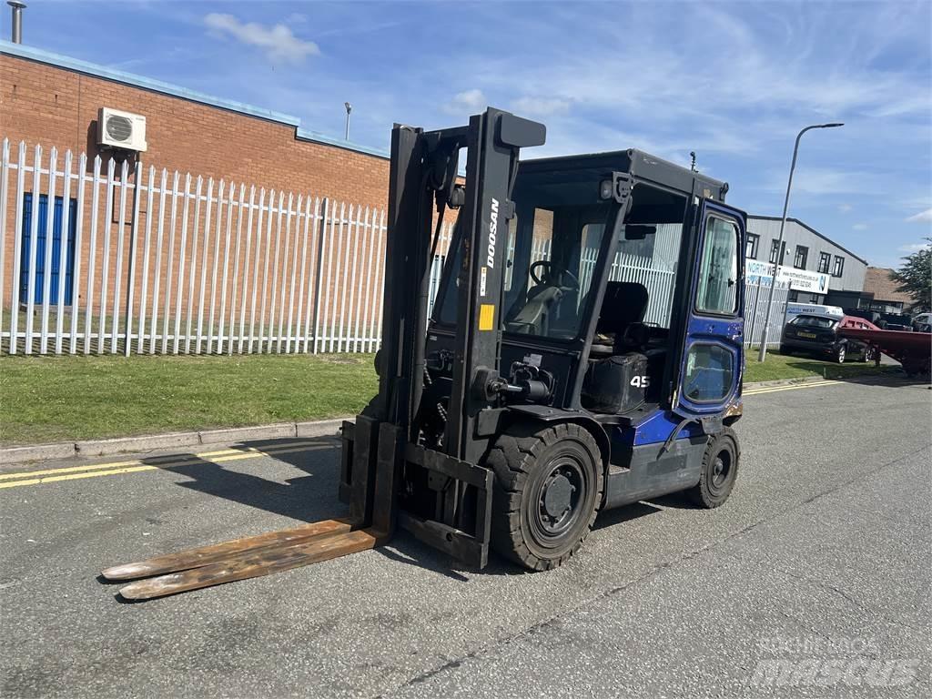 Doosan D45SC-5 Diesel gaffeltrucks