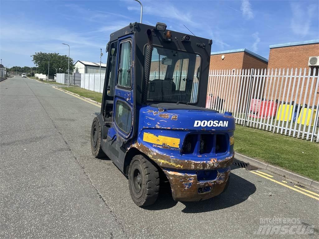 Doosan D45SC-5 Diesel gaffeltrucks