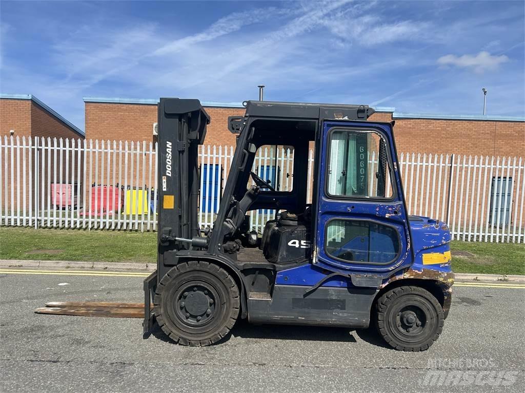 Doosan D45SC-5 Diesel gaffeltrucks