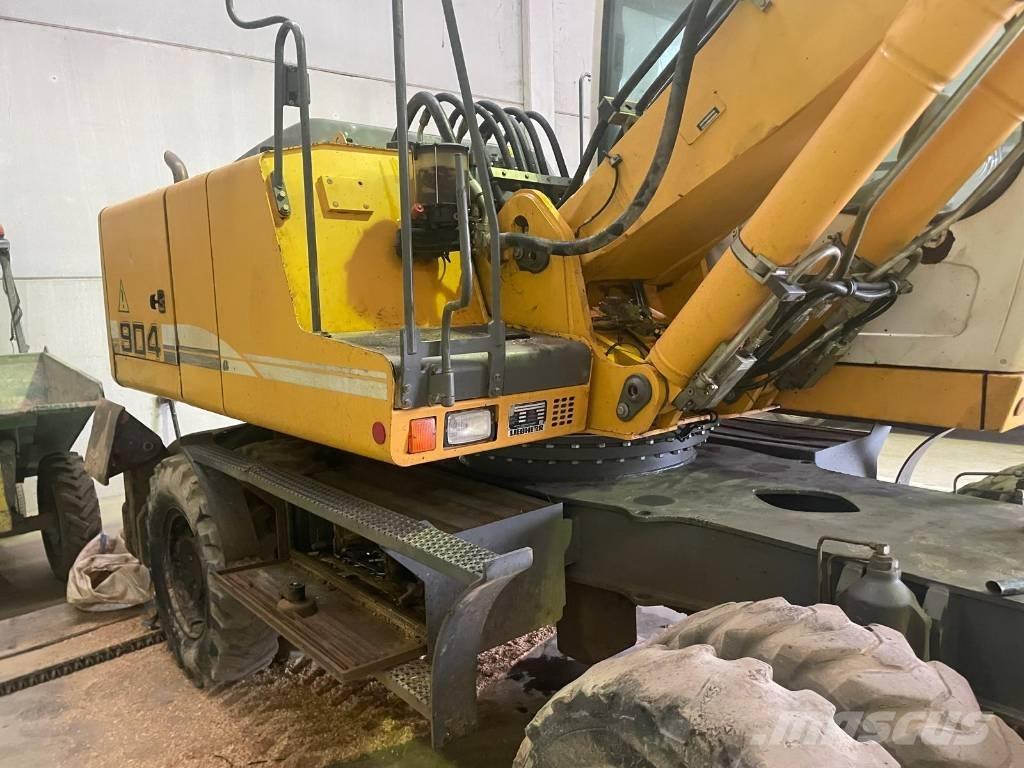 Liebherr A 904 C Gravemaskiner på hjul