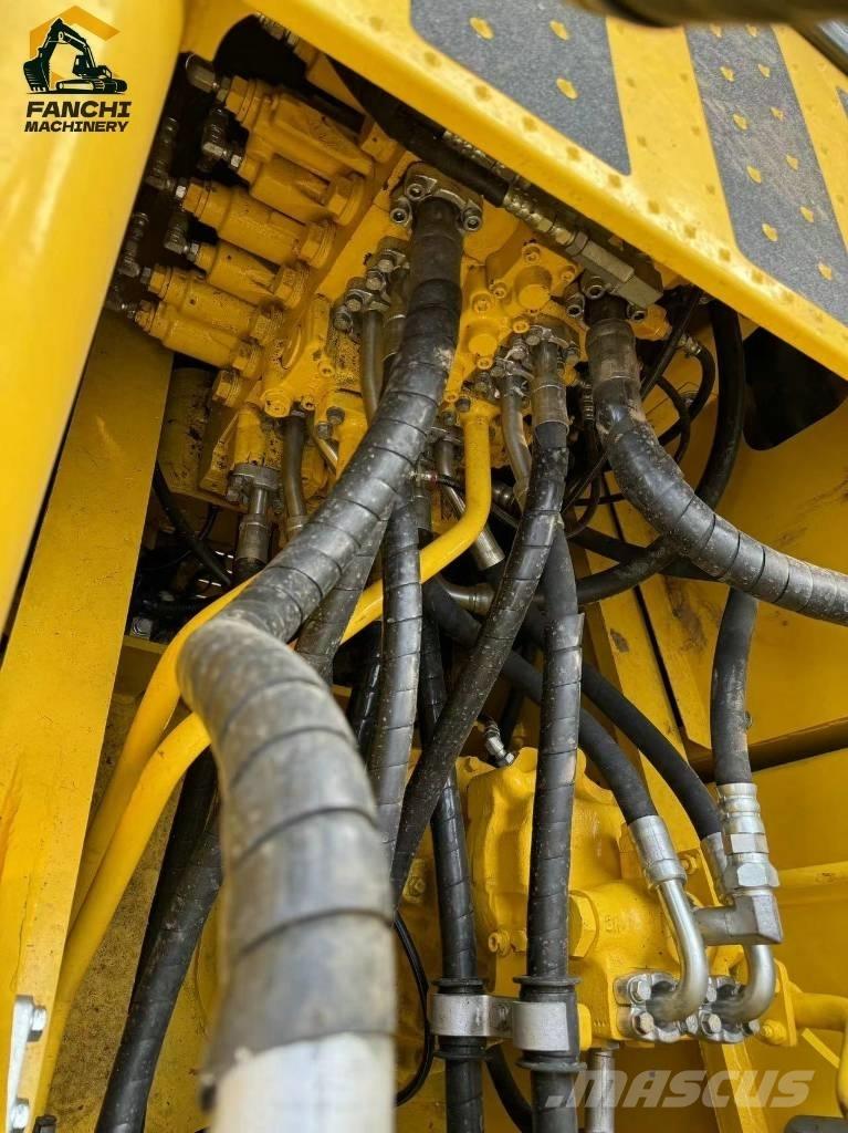 Komatsu PC 220 LC Gravemaskiner på larvebånd