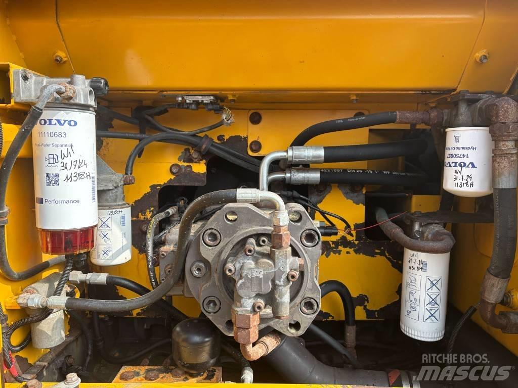 Volvo EC 220 DL Gravemaskiner på larvebånd