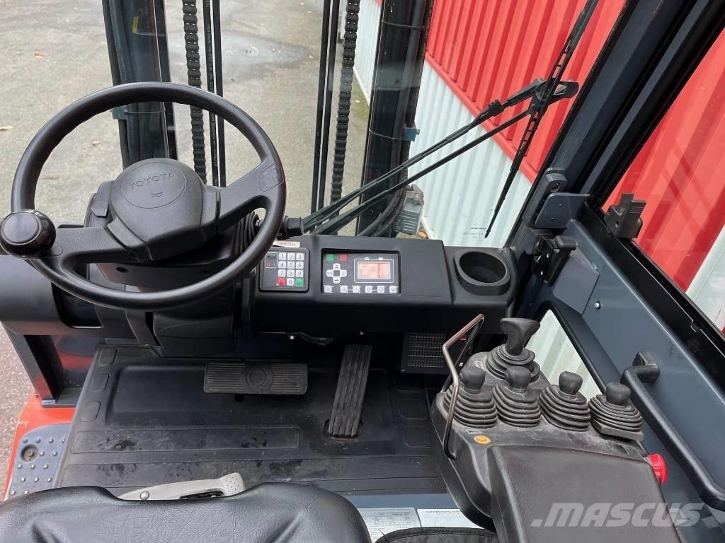 Toyota 8 FBMT 30 El gaffeltrucks