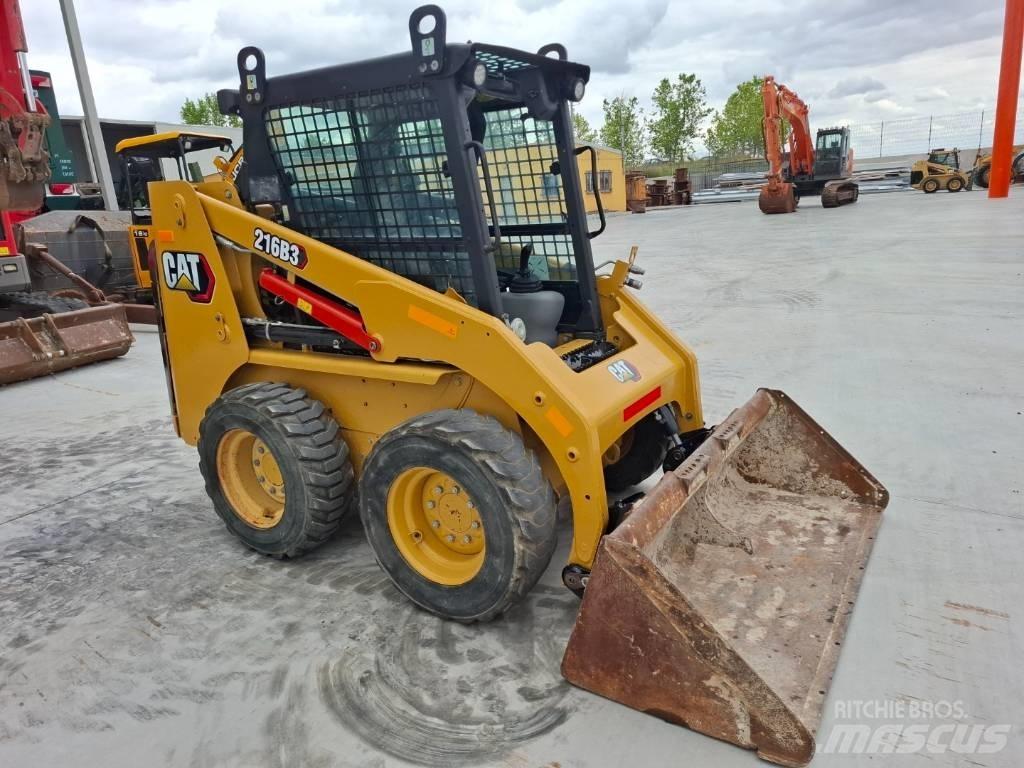 CAT 216 B 3 Minilæsser - skridstyret