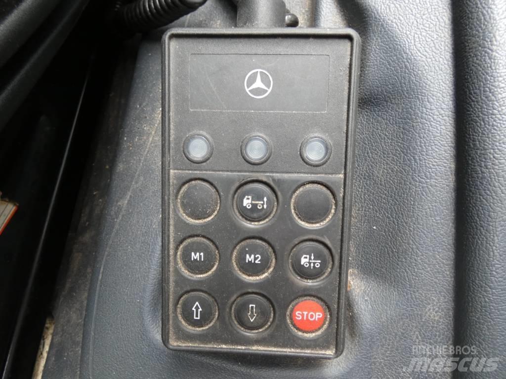 Mercedes-Benz Atego Autotransportere / Knæklad