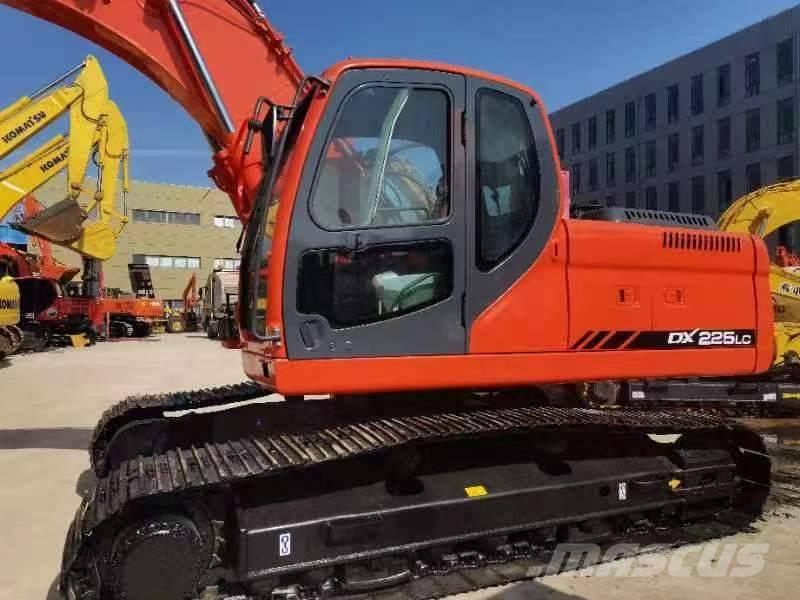 Doosan DX 225 Gravemaskiner på larvebånd