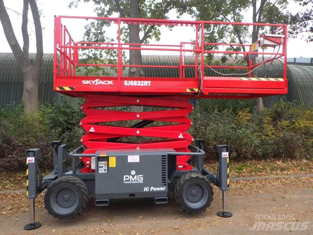 SkyJack SJ6832RT Saxlifte