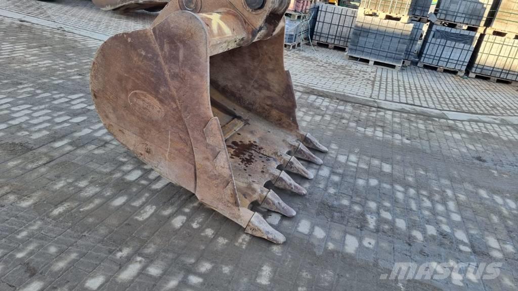 Komatsu PC 210 LC Gravemaskiner på larvebånd