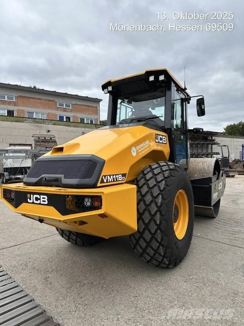 JCB VM118D Tromler
