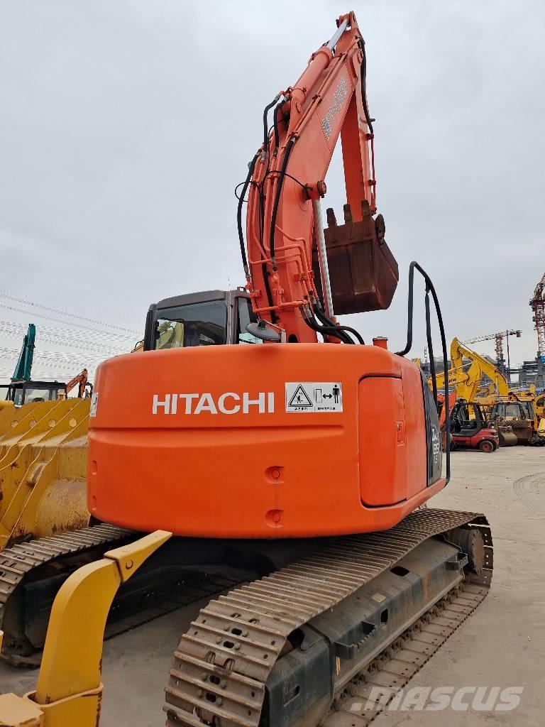 Hitachi ZX 135 US Gravemaskiner på larvebånd
