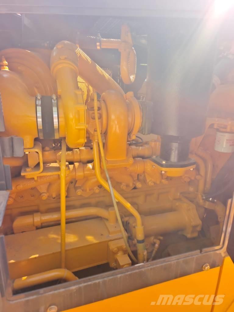 Shantui SD 22 Bulldozer på larvebånd