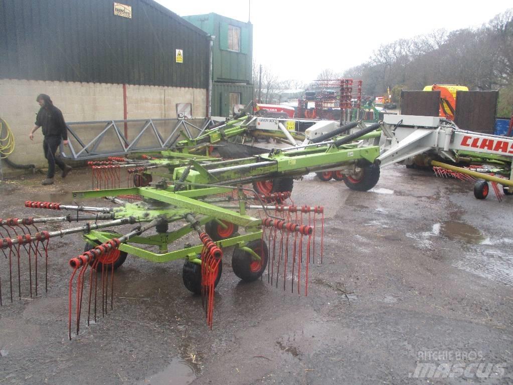 CLAAS Liner 3000 River og høvendere