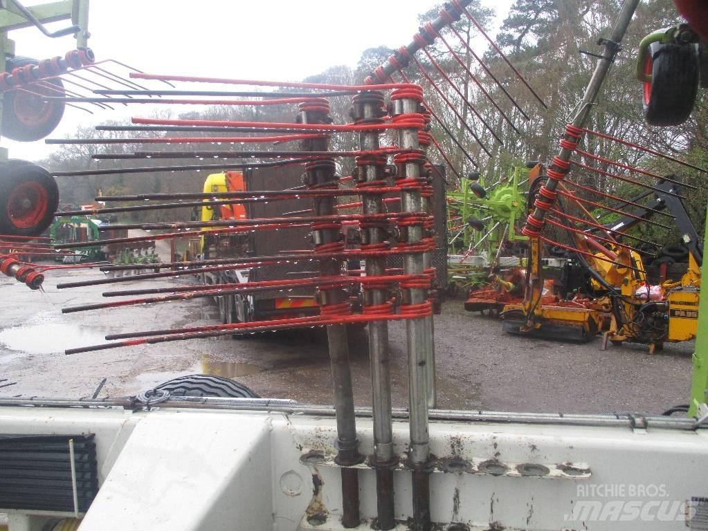 CLAAS Liner 3000 River og høvendere