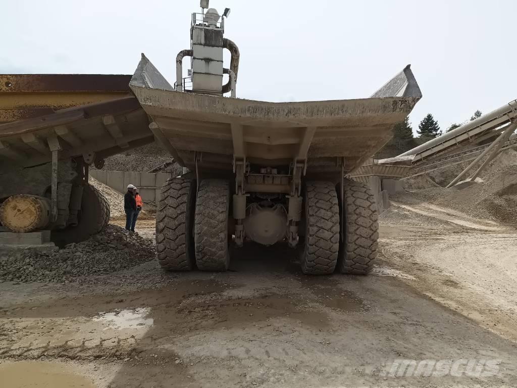 Komatsu HD 605-5 Knækstyrede dumpere
