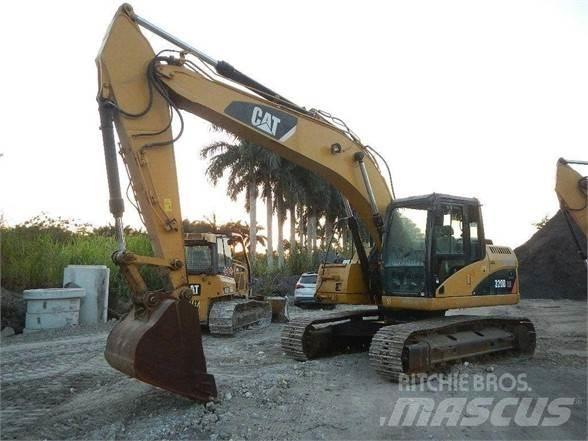 CAT 320D Gravemaskiner på larvebånd