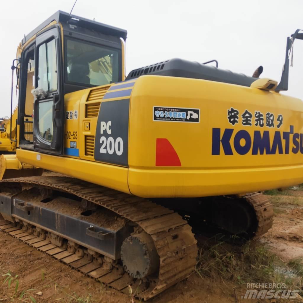 Komatsu PC200-8 Gravemaskiner på larvebånd