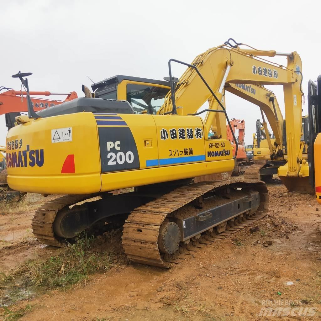 Komatsu PC200-8 Gravemaskiner på larvebånd