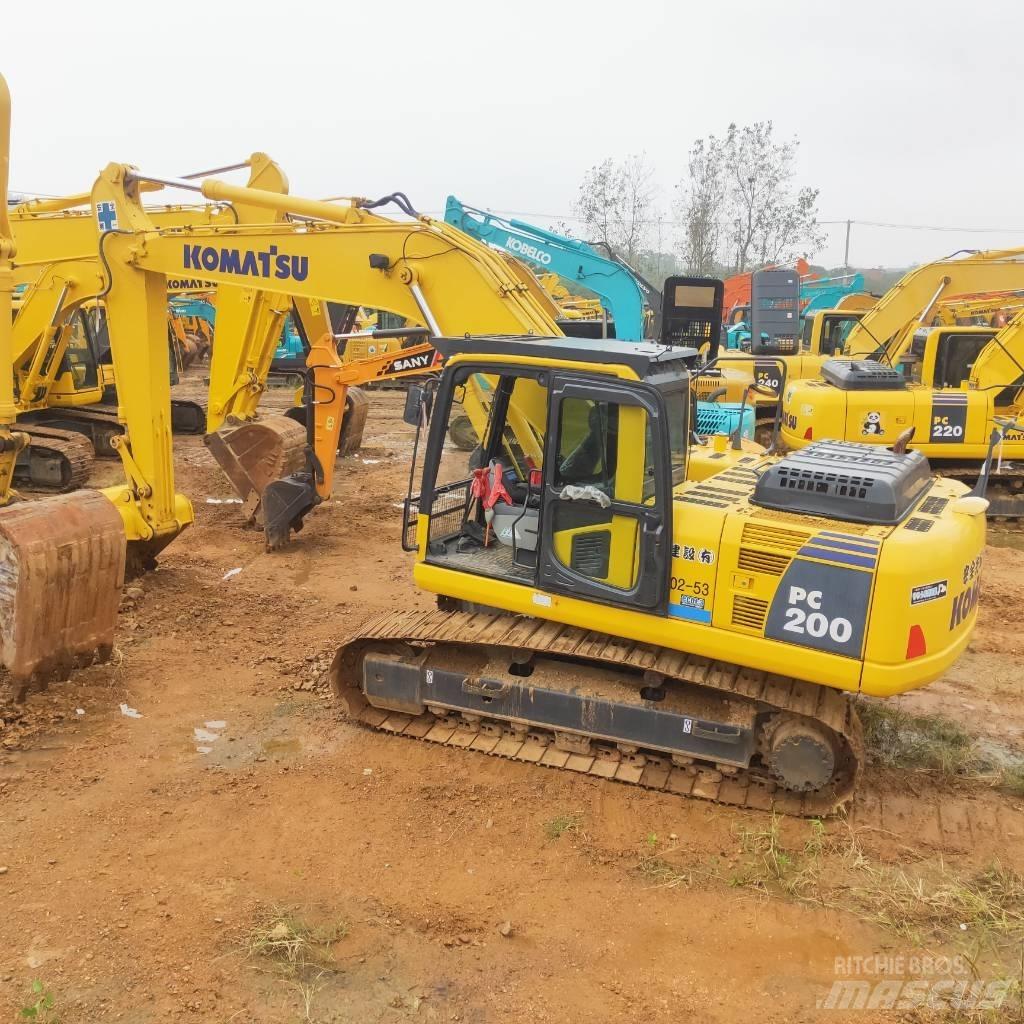 Komatsu PC200-8 Gravemaskiner på larvebånd