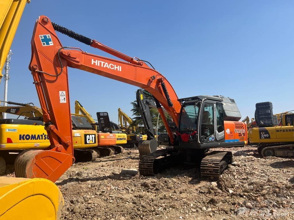Hitachi ZX 240-3 Gravemaskiner på larvebånd
