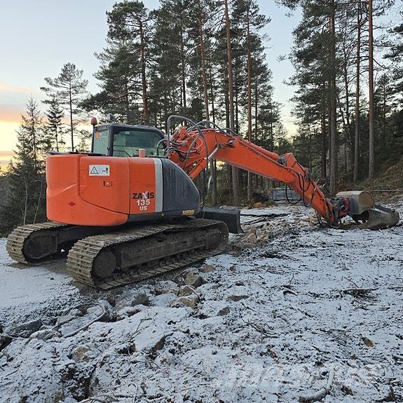 Hitachi ZX135US-3 Gravemaskiner på larvebånd