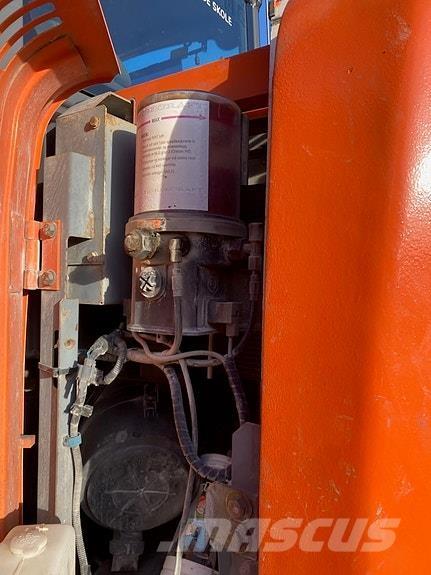 Hitachi ZX135US-3 Gravemaskiner på larvebånd
