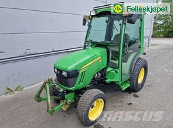 John Deere 2032R Traktorer