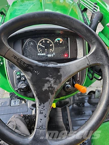 John Deere 3038E Traktorer