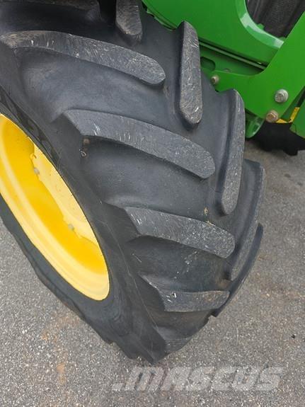 John Deere 5100R Traktorer