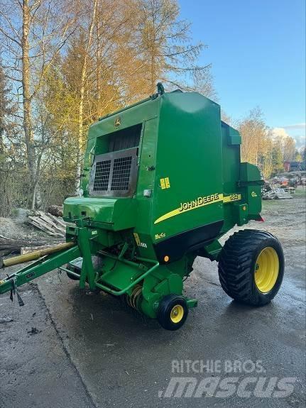 John Deere 582 Rundballe-pressere