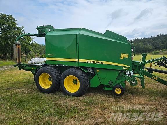 John Deere 744 Rundballe-pressere