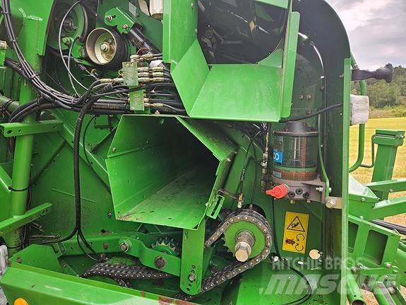 John Deere 744 Rundballe-pressere