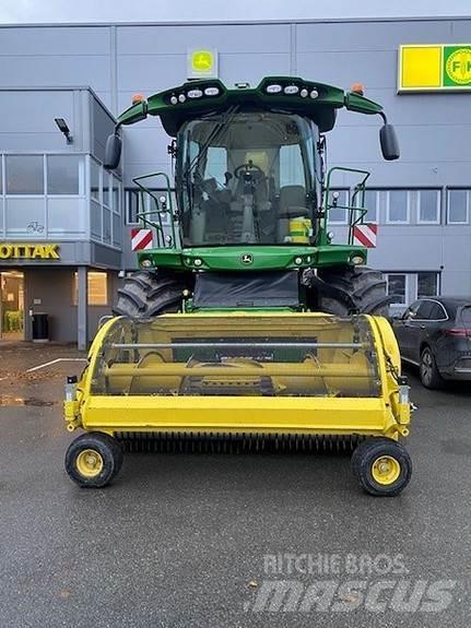 John Deere 8400 Hømaskiner