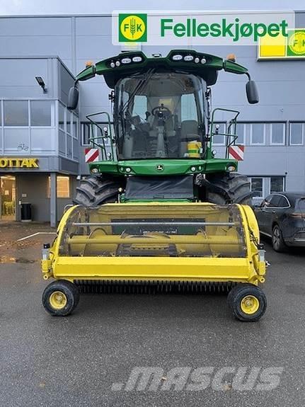 John Deere 8400 Hømaskiner