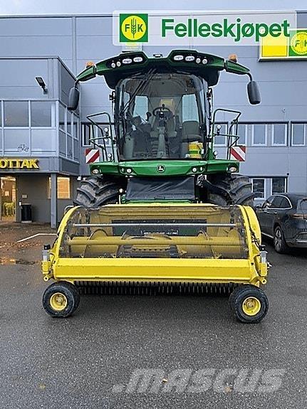 John Deere 8400 Hømaskiner