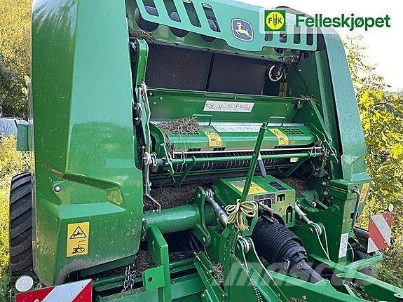John Deere V451r Rundballe-pressere
