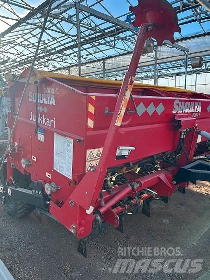Junkkari 3000T Mineralspreder