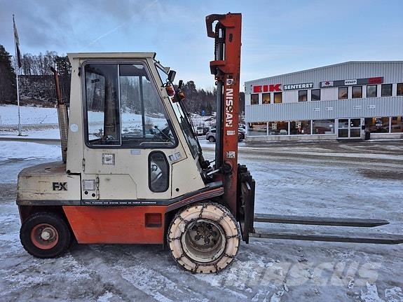Nissan  Diesel gaffeltrucks