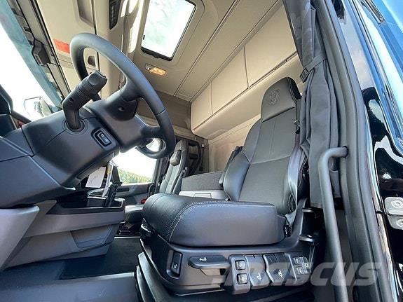 Scania R460A4X2LB Trækkere