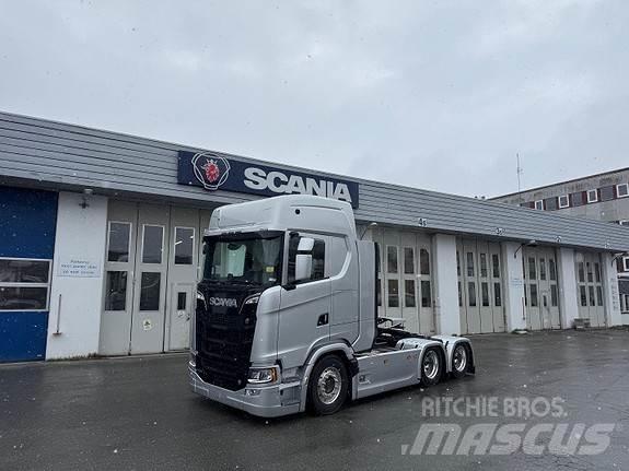 Scania S770 A6x4NB Trækkere