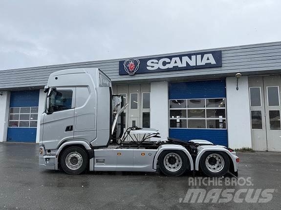 Scania S770 A6x4NB Trækkere