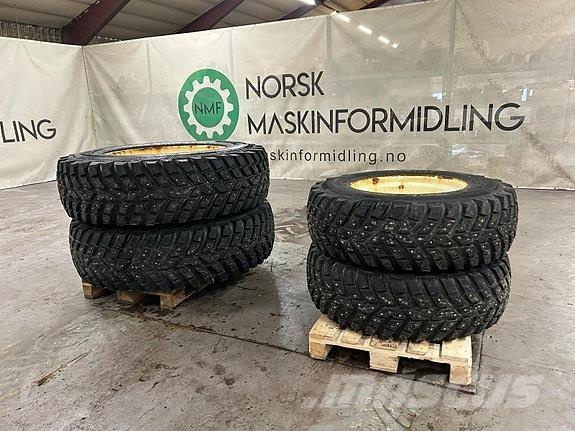  TRI 2 Vinterdekk Traktorer