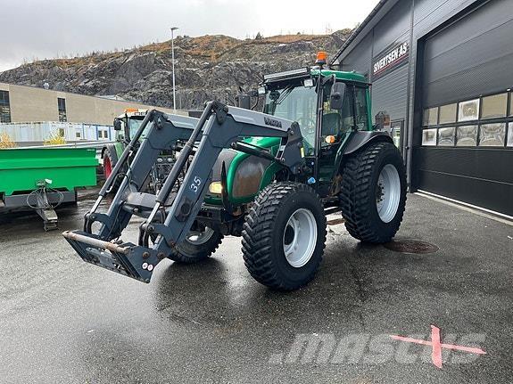 Valtra A83 Traktorer