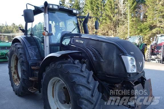 Valtra T213 Versu Traktorer