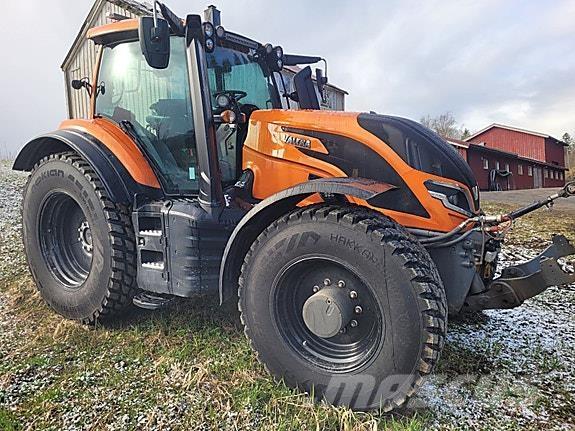 Valtra T255 Traktorer