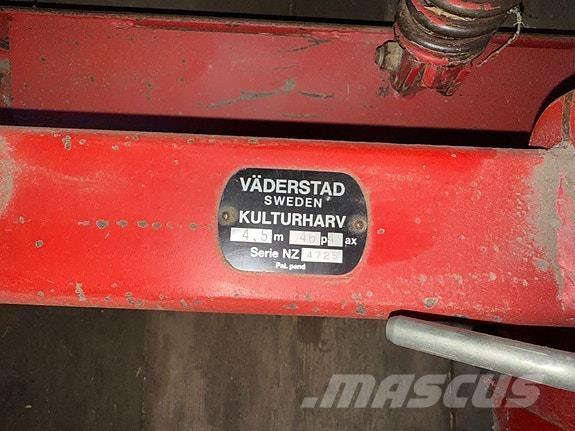   Andre jordbearbejdningsmaskiner og andet tilbehør