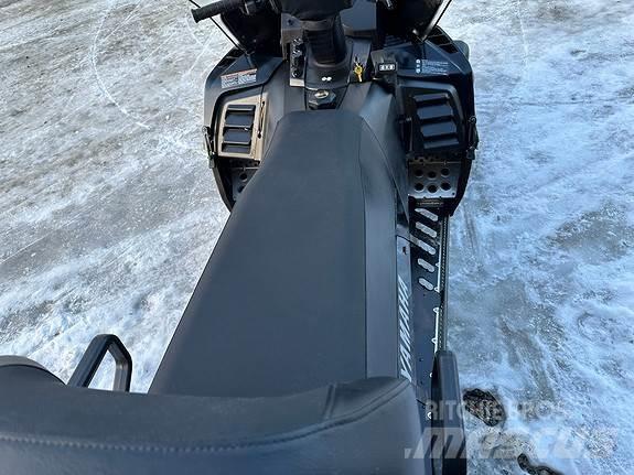 Yamaha Viking 5 Snescootere